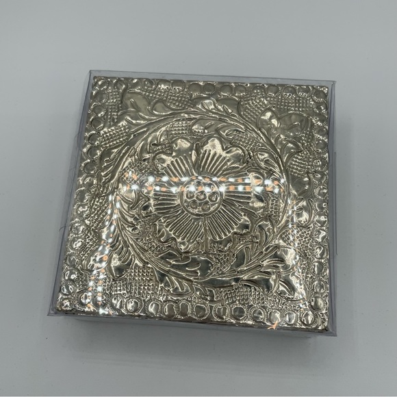 NWT Torre & Tagus Set of Four Decorative Silver-Tone Coasters - Picture 6 of 6